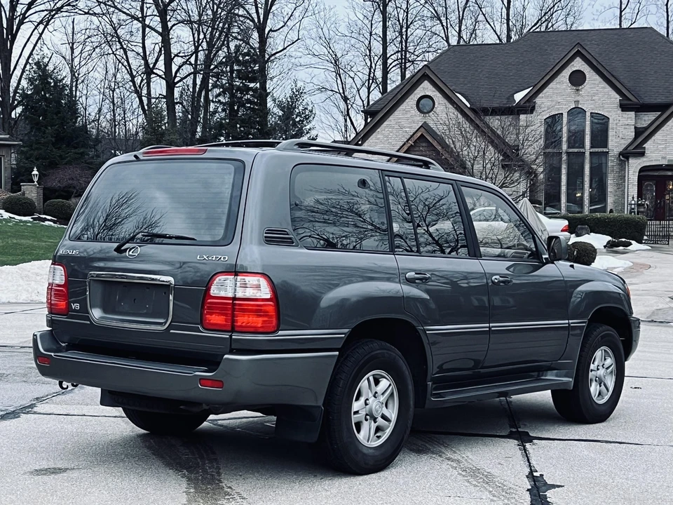 2000 Lexus LX 2nd Gen - Image 21 of 31