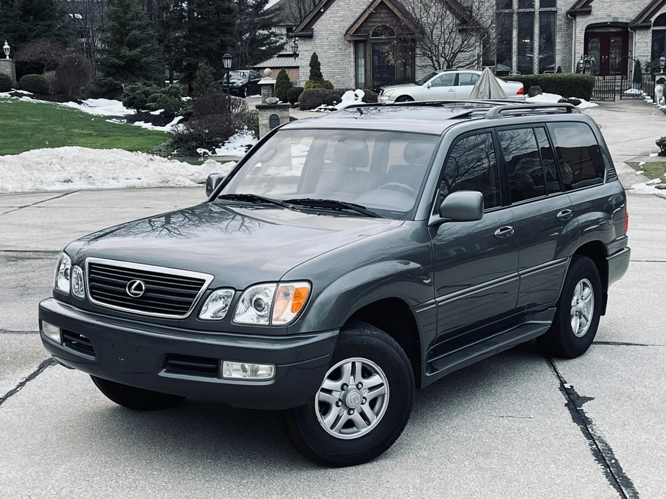 2000 Lexus LX 2nd Gen - Image 4 of 31