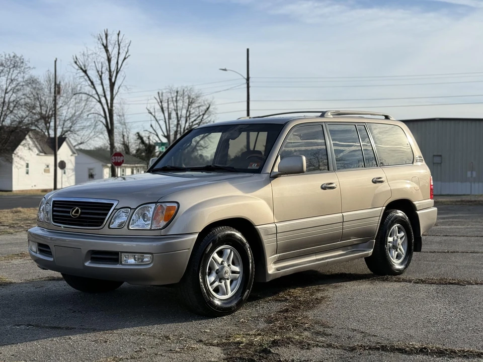 2000 Lexus LX 2nd Gen - Image 6 of 31