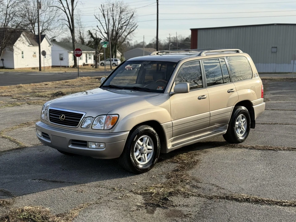 2000 Lexus LX 2nd Gen - Image 7 of 31