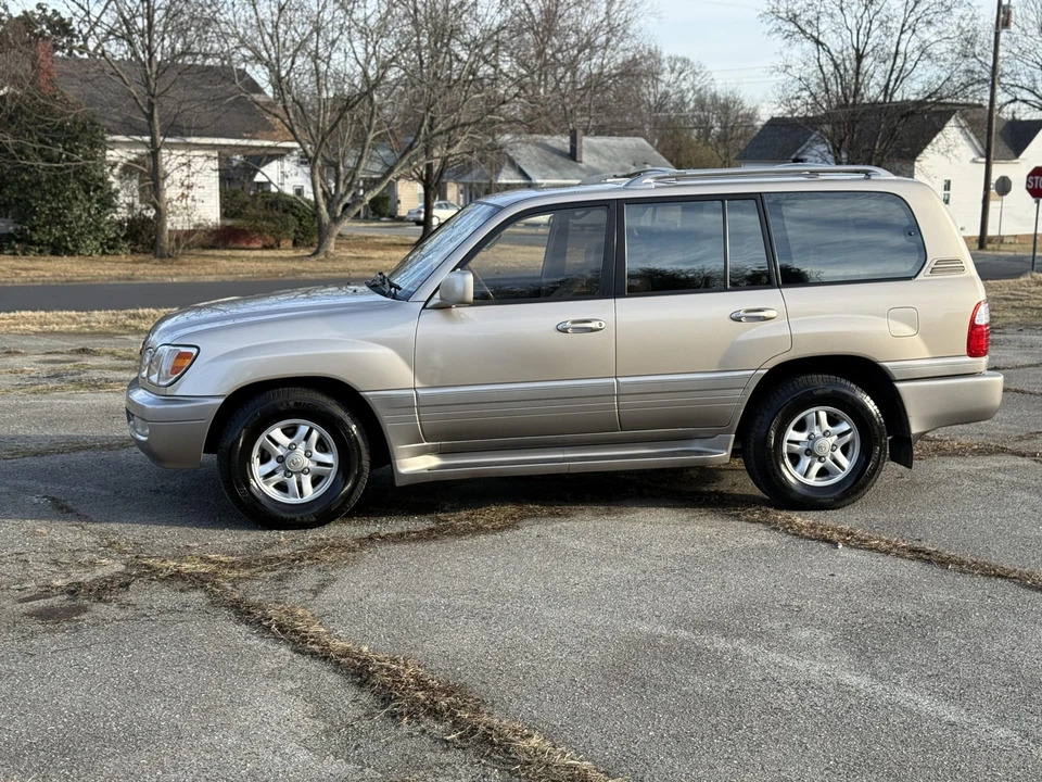 2000 Lexus LX 2nd Gen - Image 8 of 31