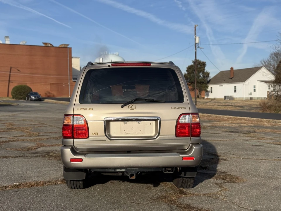 2000 Lexus LX 2nd Gen - Image 11 of 31