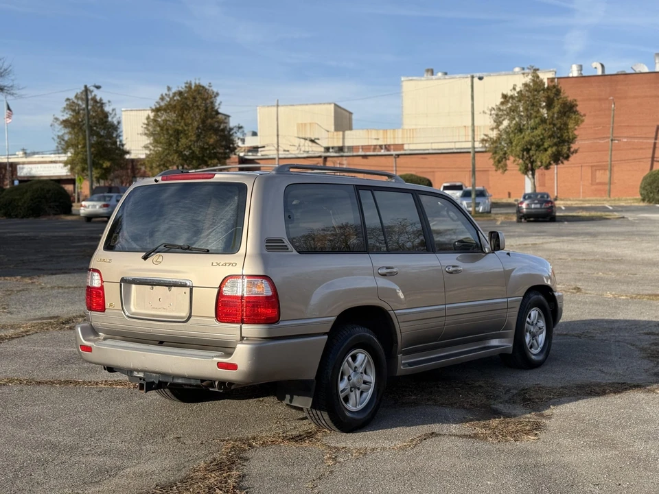 2000 Lexus LX 2nd Gen - Image 16 of 31