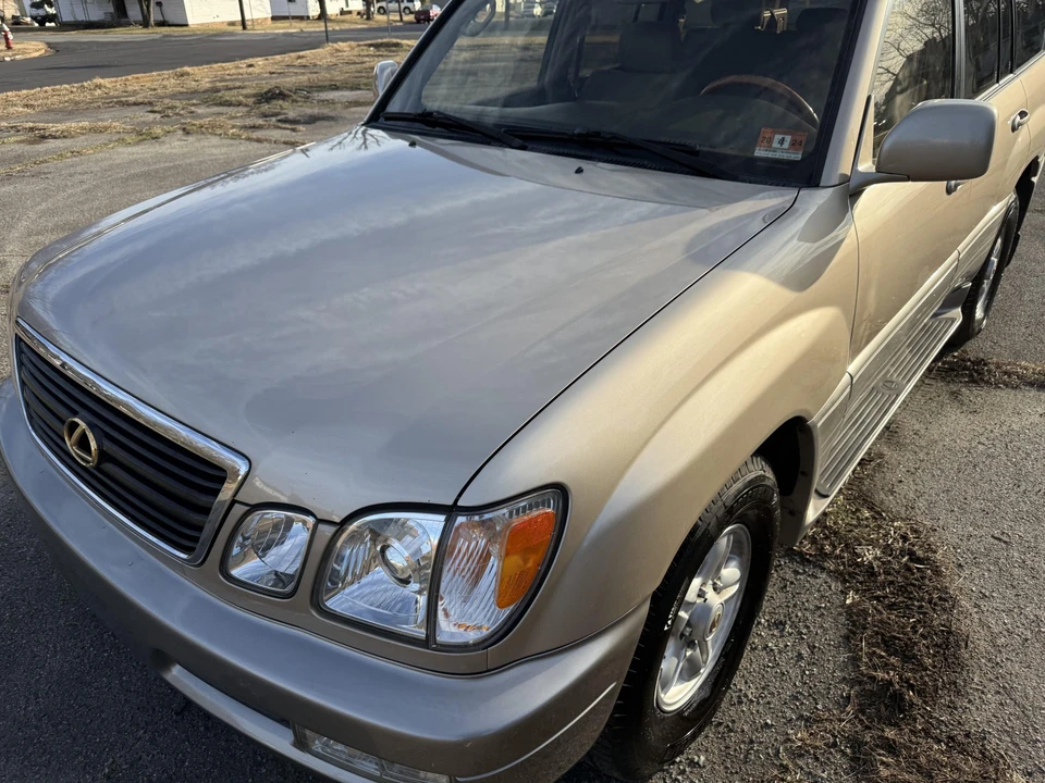 2000 Lexus LX 2nd Gen - Image 31 of 31