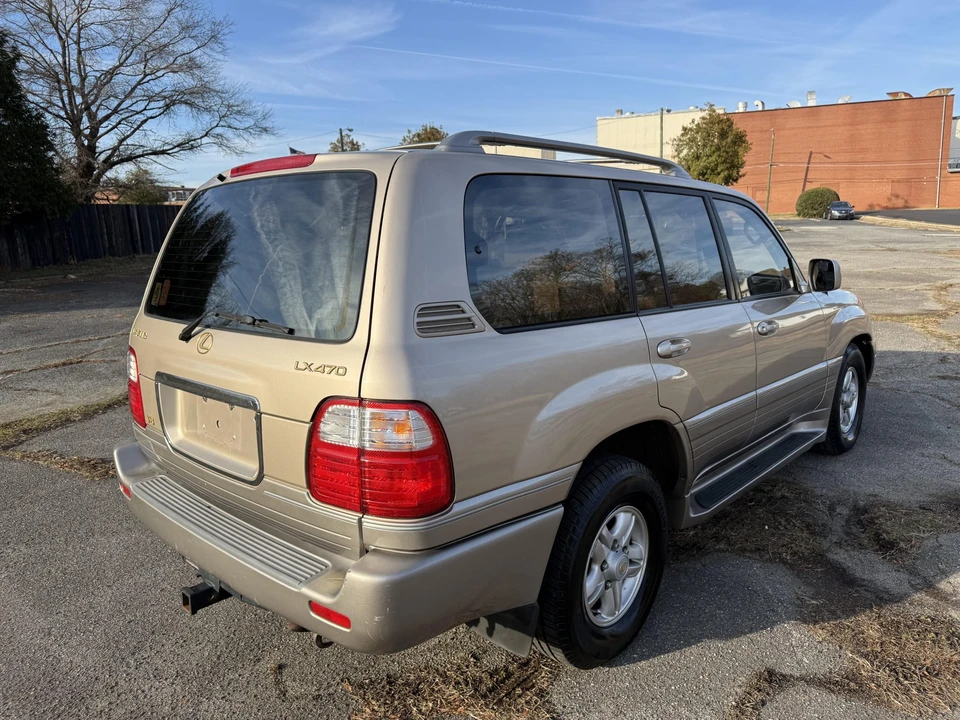 2000 Lexus LX 2nd Gen - Image 14 of 31