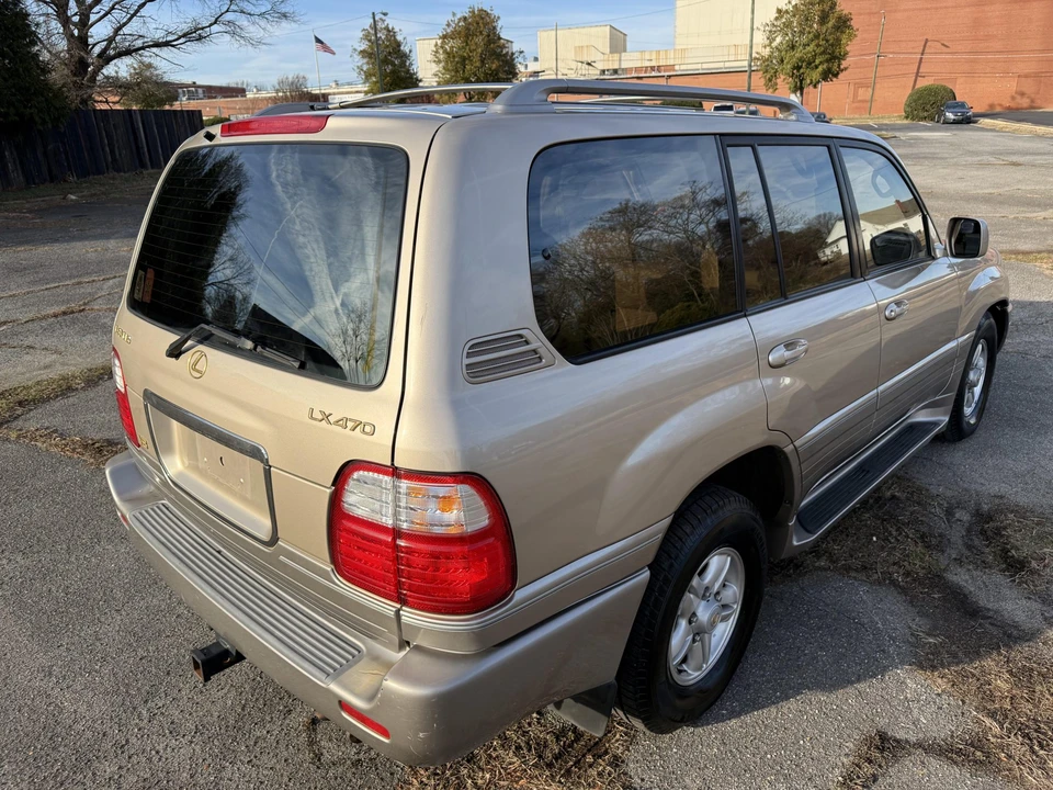 2000 Lexus LX 2nd Gen - Image 13 of 31
