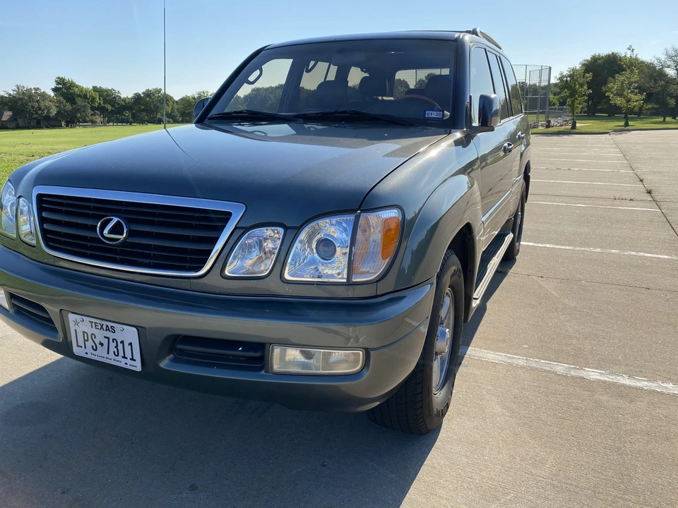 2000 Lexus LX 2nd Gen - Image 9 of 31