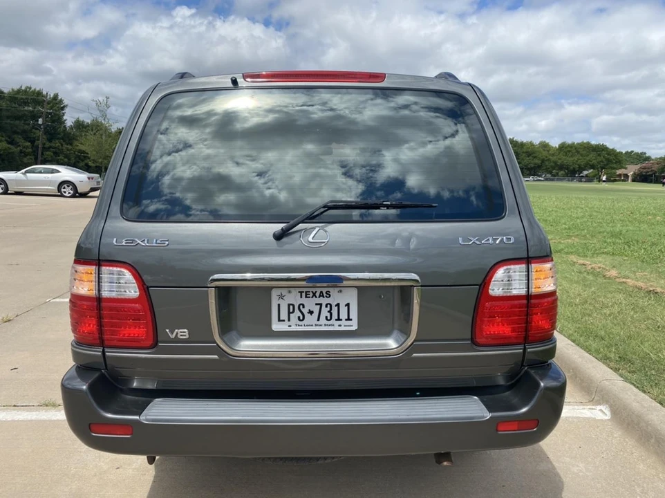 2000 Lexus LX 2nd Gen - Image 16 of 31
