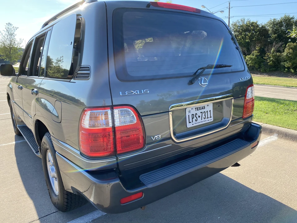 2000 Lexus LX 2nd Gen - Image 14 of 31