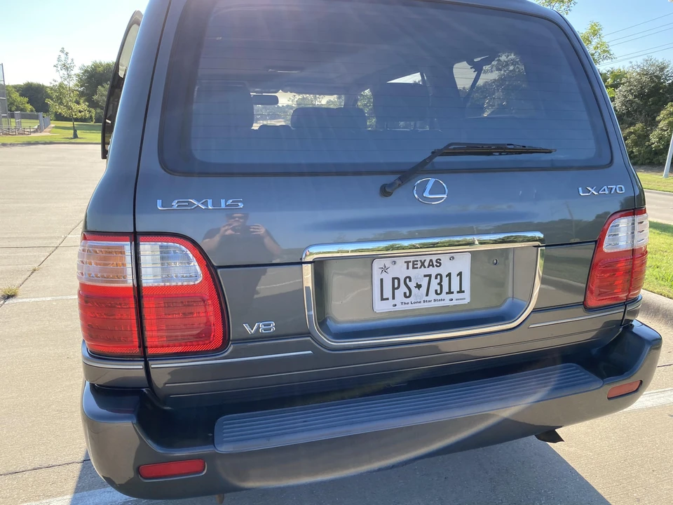 2000 Lexus LX 2nd Gen - Image 15 of 31