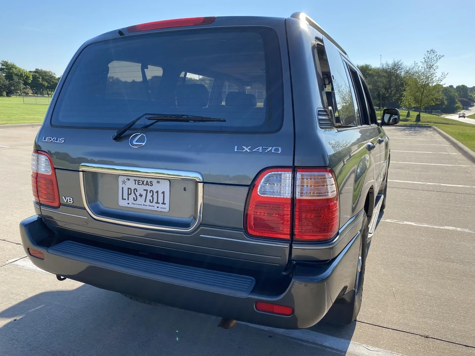 2000 Lexus LX 2nd Gen - Image 19 of 31