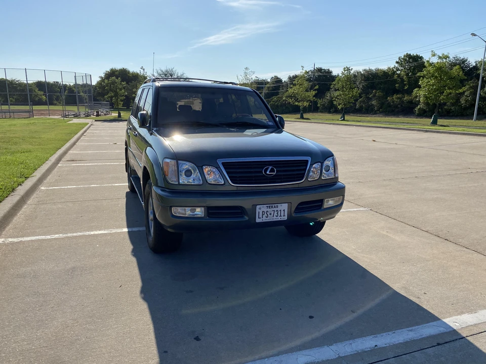 2000 Lexus LX 2nd Gen - Image 27 of 31