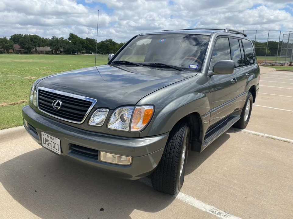 2000 Lexus LX 2nd Gen - Image 4 of 31