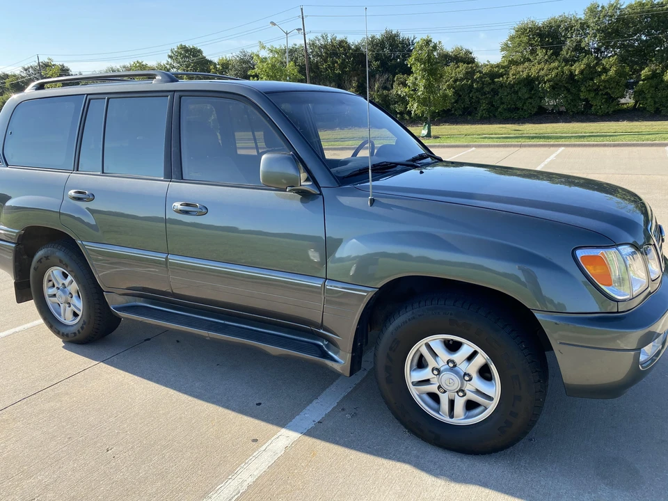 2000 Lexus LX 2nd Gen - Image 6 of 31