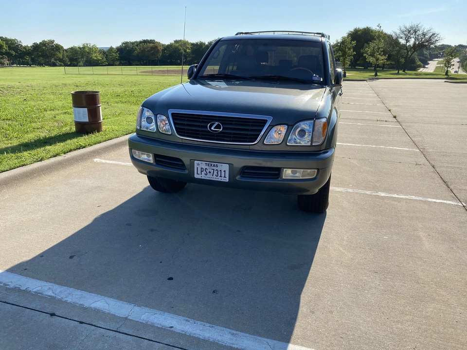 2000 Lexus LX 2nd Gen - Image 8 of 31
