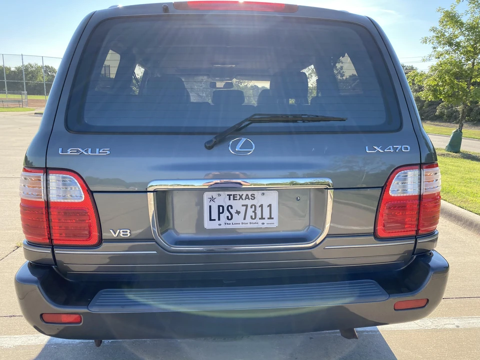 2000 Lexus LX 2nd Gen - Image 17 of 31