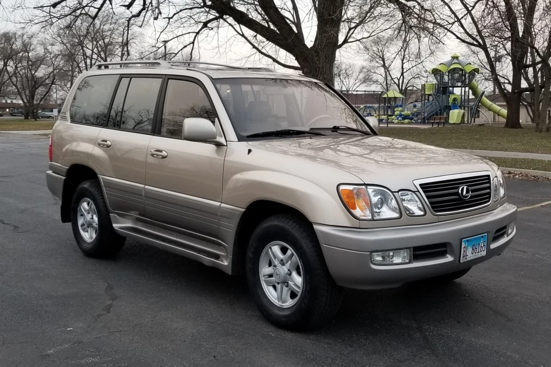 2000 Lexus LX 2nd Gen - Image 5 of 31