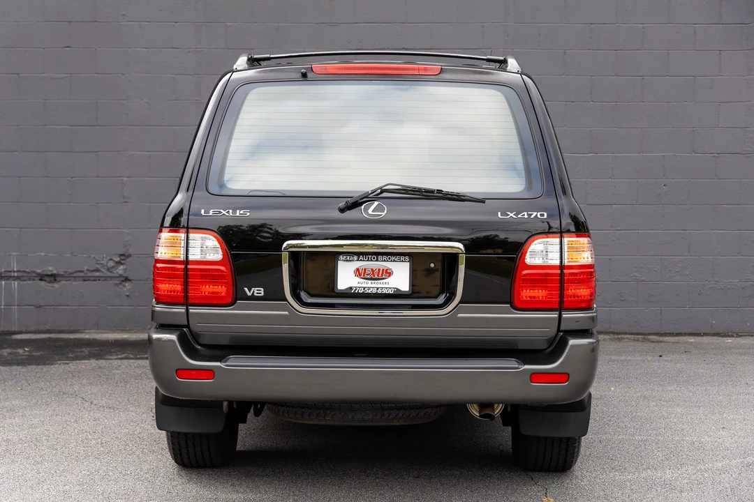 2000 Lexus LX 2nd Gen - Image 16 of 31