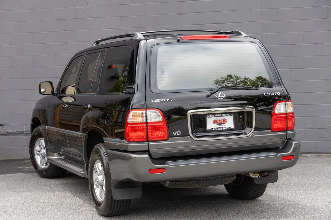 2000 Lexus LX 2nd Gen - Image 14 of 31
