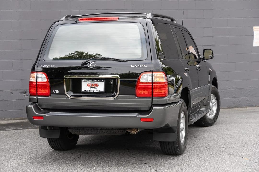 2000 Lexus LX 2nd Gen - Image 17 of 31
