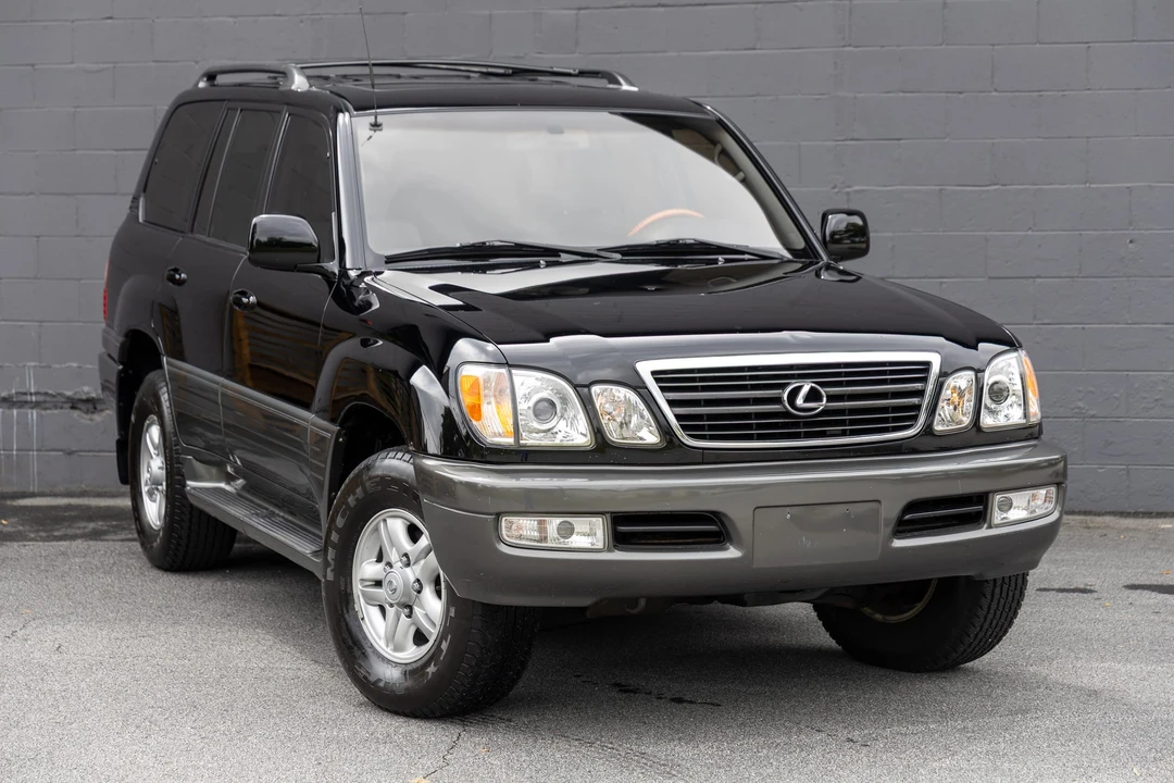 2000 Lexus LX 2nd Gen - Image 3 of 31