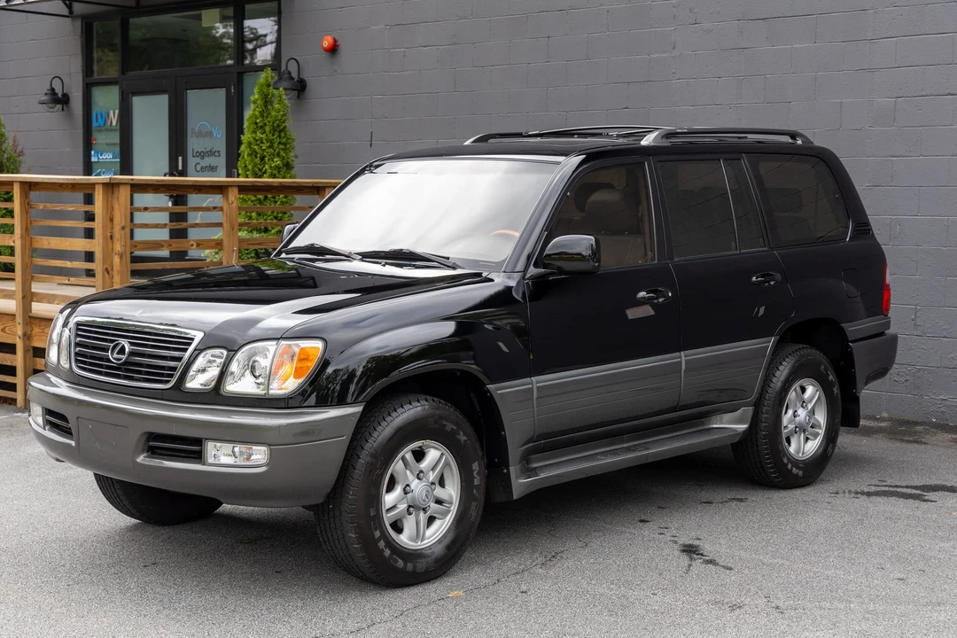 2000 Lexus LX 2nd Gen - Image 7 of 31