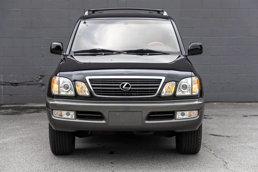 2000 Lexus LX 2nd Gen - Image 4 of 31