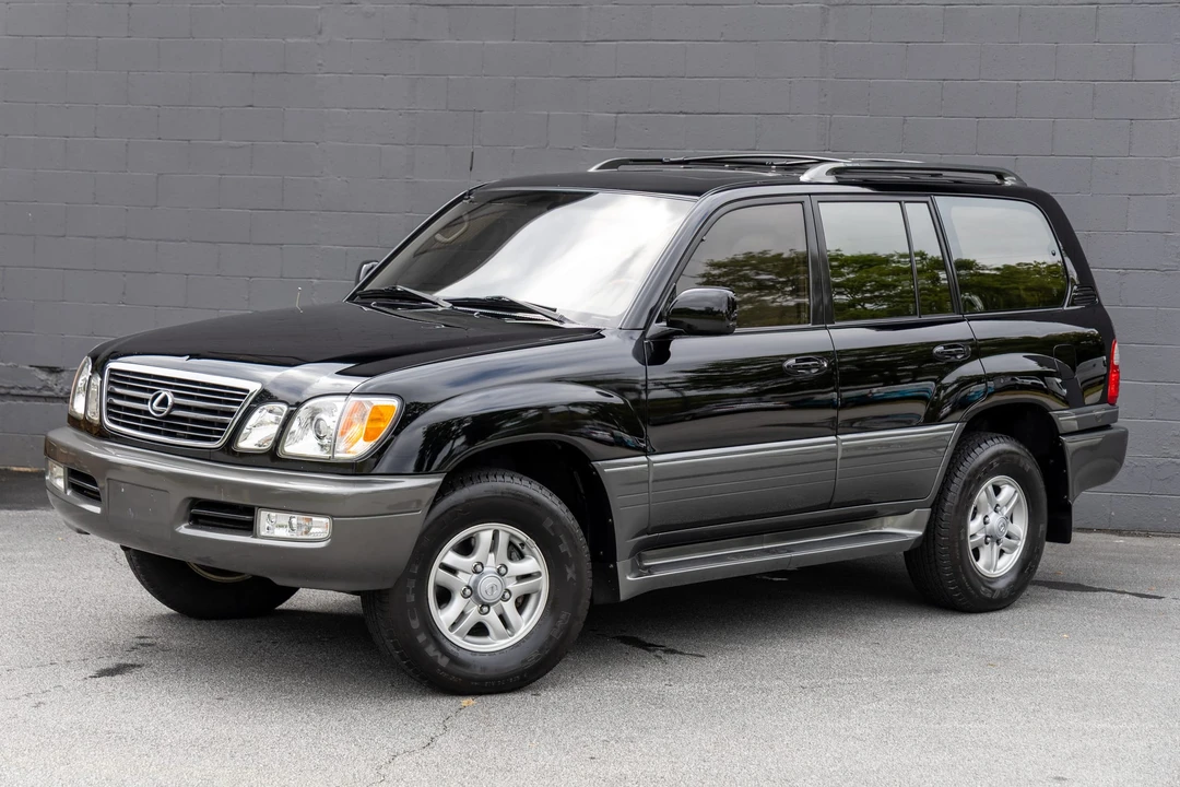 2000 Lexus LX 2nd Gen - Image 6 of 31