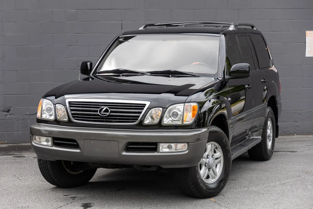 2000 Lexus LX 2nd Gen - Image 5 of 31