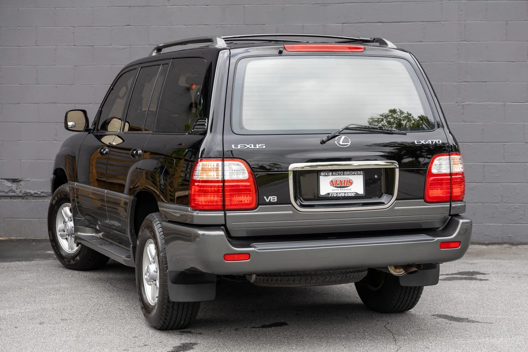 2000 Lexus LX 2nd Gen - Image 15 of 31
