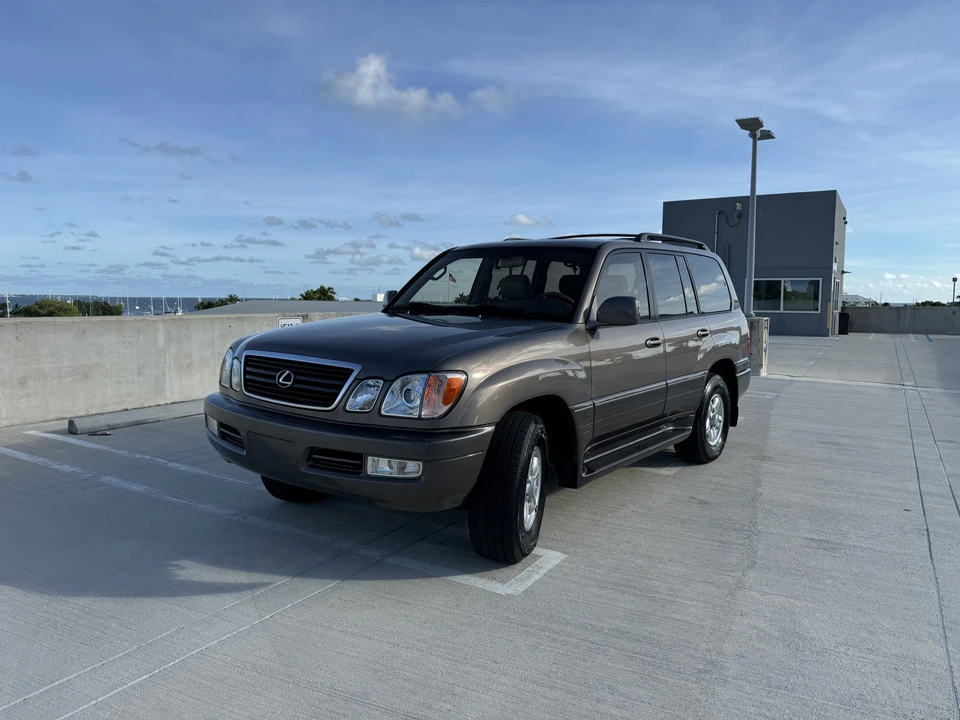 2000 Lexus LX 2nd Gen - Image 4 of 31