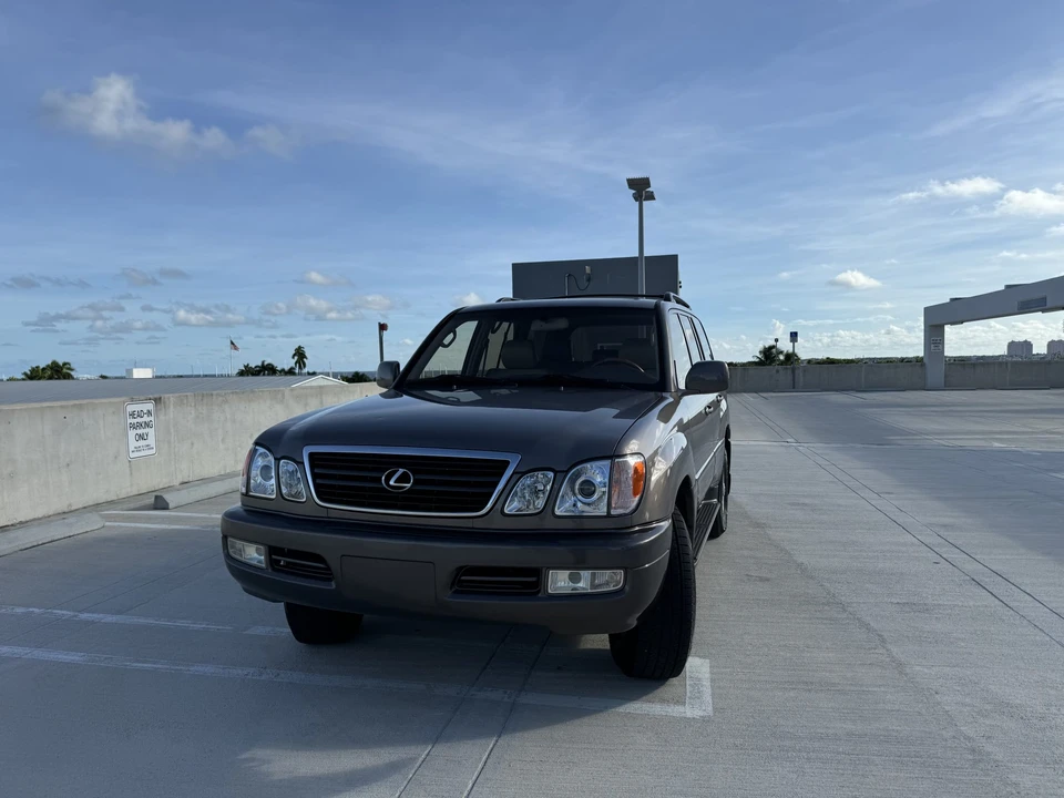 2000 Lexus LX 2nd Gen - Image 7 of 31