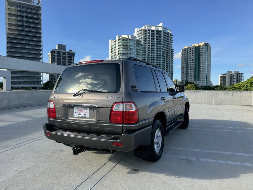 2000 Lexus LX 2nd Gen - Image 31 of 31