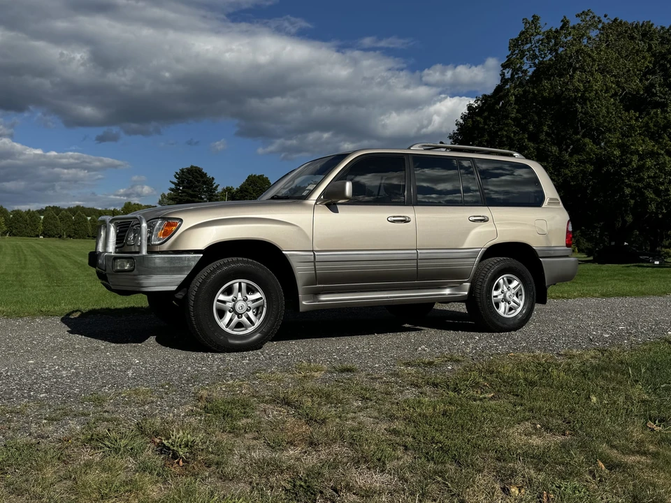 2000 Lexus LX 2nd Gen - Image 29 of 31