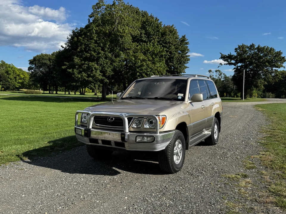 2000 Lexus LX 2nd Gen - Image 20 of 31