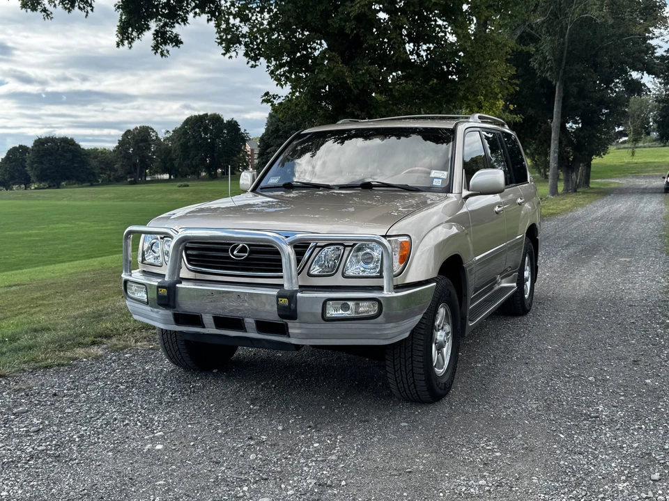 2000 Lexus LX 2nd Gen - Image 5 of 31