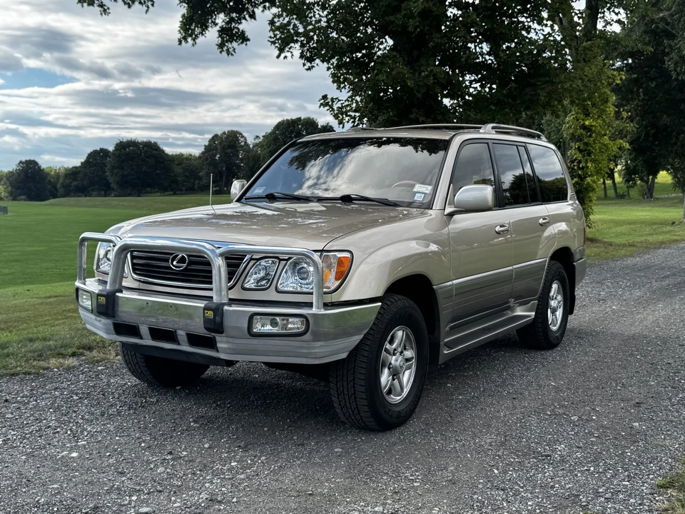 2000 Lexus LX 2nd Gen - Image 12 of 31