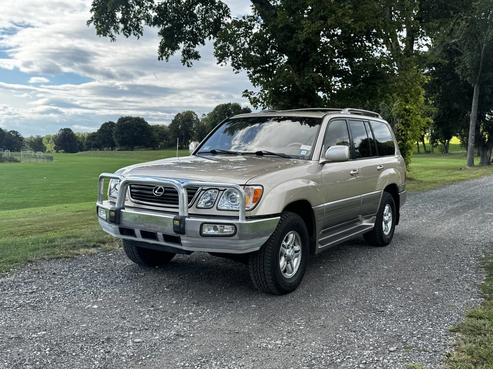 2000 Lexus LX 2nd Gen - Image 13 of 31