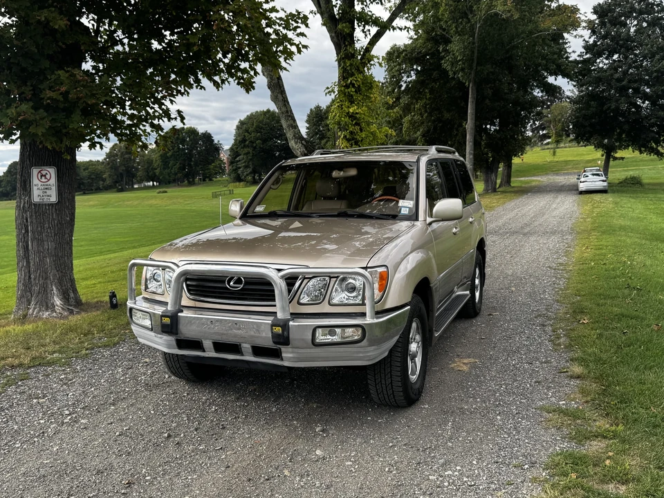 2000 Lexus LX 2nd Gen - Image 6 of 31