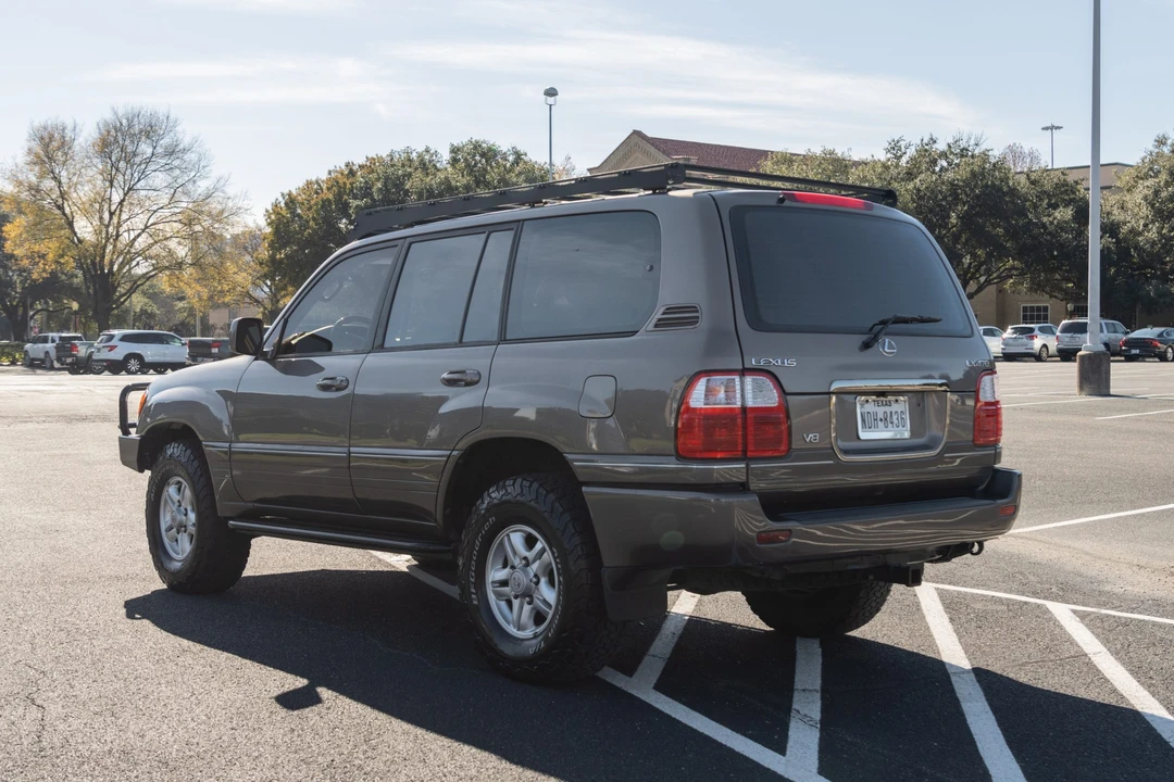 2000 Lexus LX 2nd Gen - Image 8 of 31