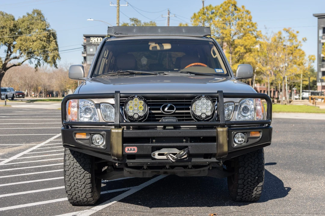 2000 Lexus LX 2nd Gen - Image 3 of 31