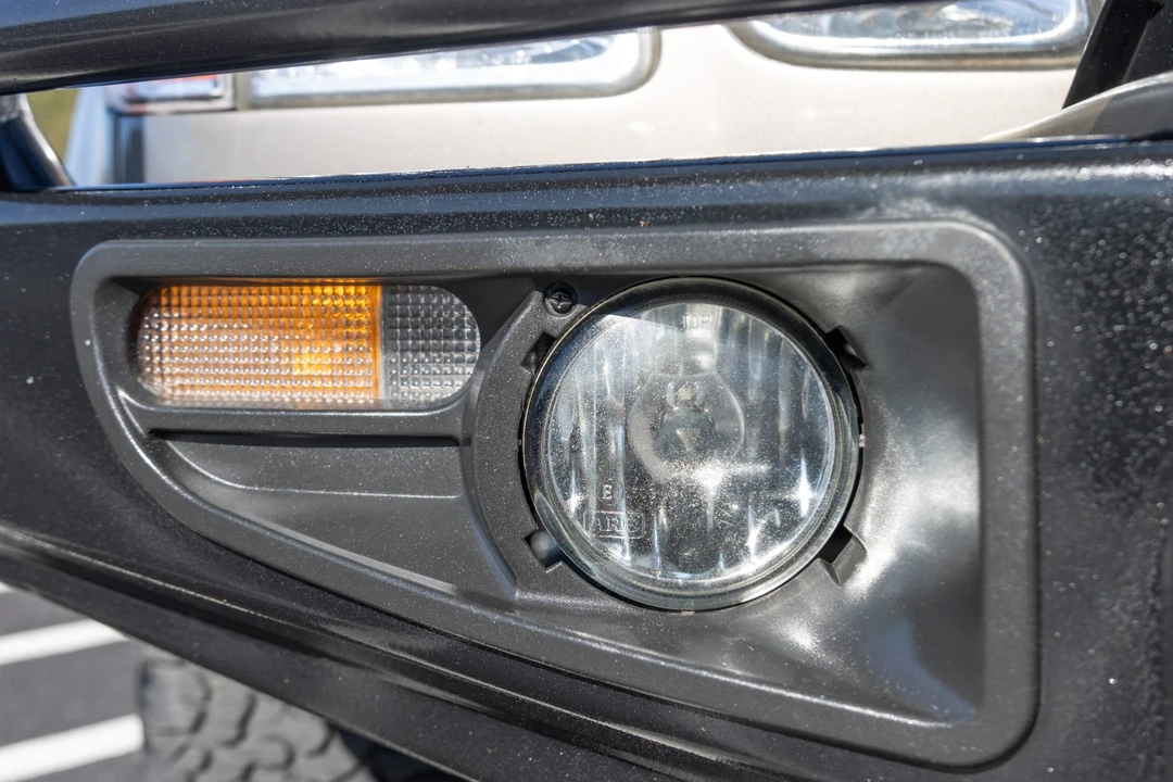 2000 Lexus LX 2nd Gen - Image 19 of 31