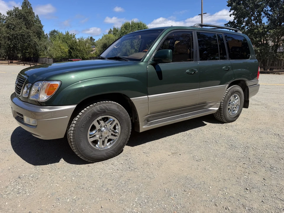 2000 Lexus LX 2nd Gen - Image 8 of 31