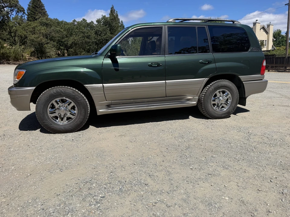 2000 Lexus LX 2nd Gen - Image 20 of 31
