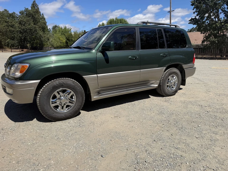 2000 Lexus LX 2nd Gen - Image 7 of 31