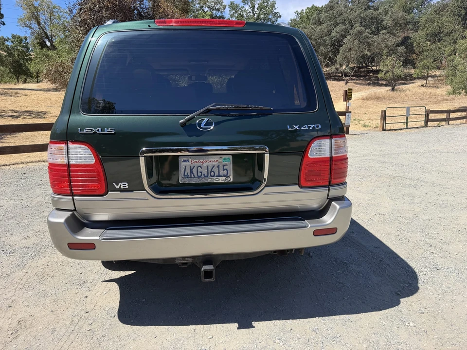2000 Lexus LX 2nd Gen - Image 29 of 31