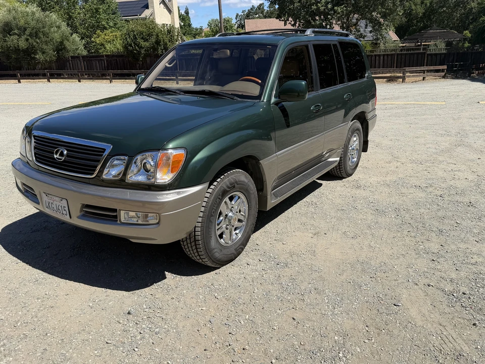 2000 Lexus LX 2nd Gen - Image 4 of 31
