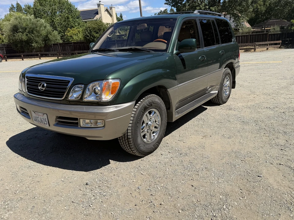 2000 Lexus LX 2nd Gen - Image 3 of 31