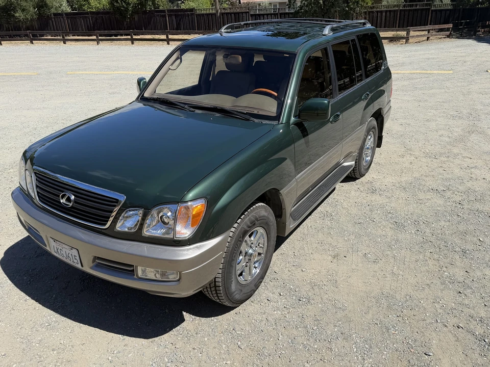 2000 Lexus LX 2nd Gen - Image 17 of 31