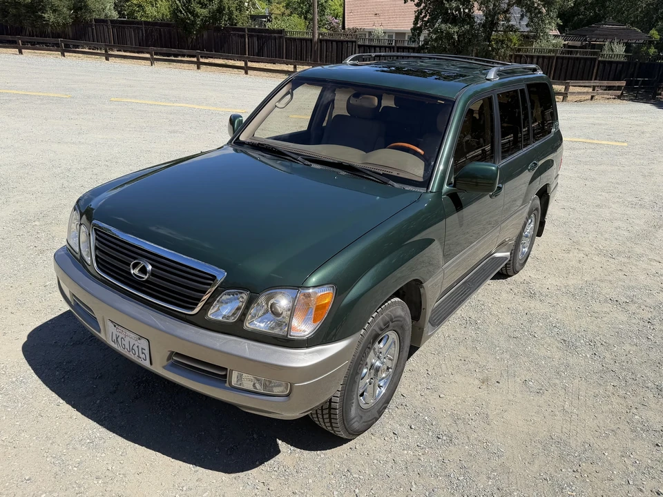 2000 Lexus LX 2nd Gen - Image 16 of 31